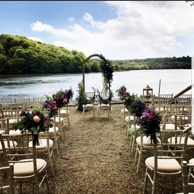 Gold Chiavari chair ceremony